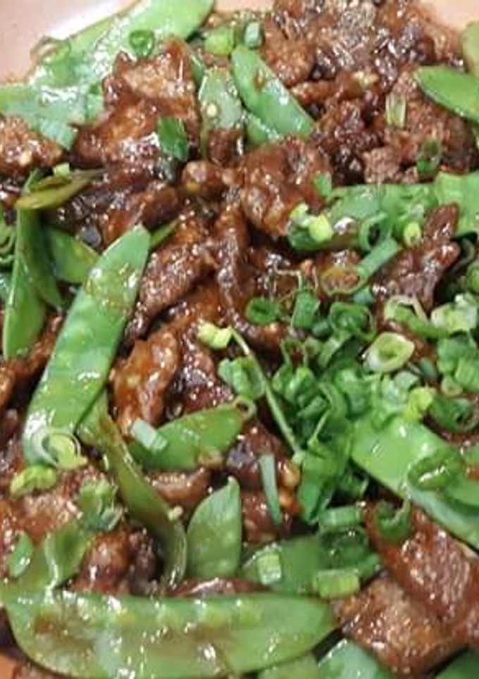 A picture of Crispy Beef with Snow Peas.