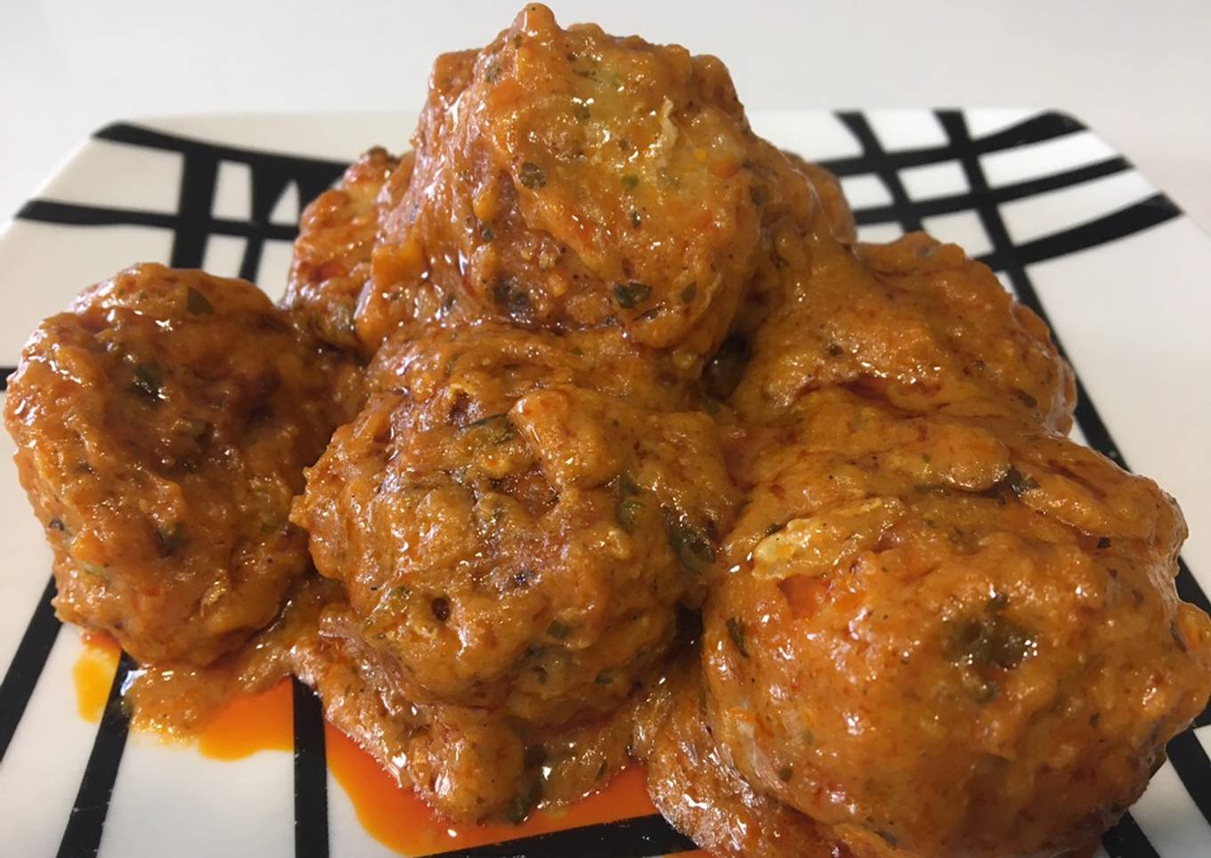 Albóndigas de pollo con salsa tikka masala