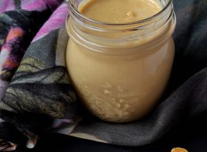 صورة لوصفة زبدة الفول السوداني الصحية (الكريمية) Healthy - Homemade Peanut Butter