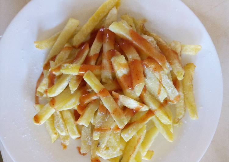 Recipe of Perfect Chips with Chilli Sauce