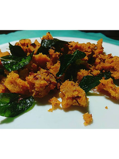 சின்ன வெங்காய பக்கோடா (Chinna venkaya pakoda recipe in tamil) செய்முறை முக்கிய புகைப்படம்