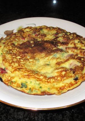 Foto principal de Tortilla de jamón york y pimiento rojo