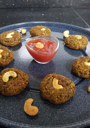 पालक कटलेट (Palak cutlet recipe in Hindi) रेसिपी मुख्य फोटो