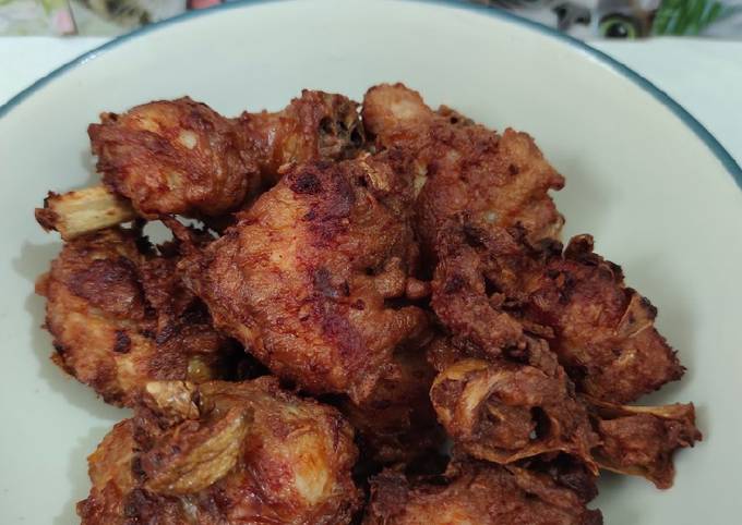 Resep Ayam goreng bawang putih oleh Silvia Maharani - Cookpad