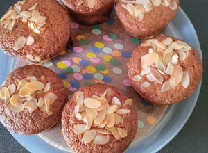 Une photo de Moelleux Aux Poires, Chocolat Et Amandes 🍕🍐
