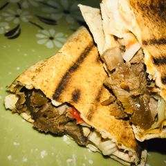 A picture of Beef shawarma.