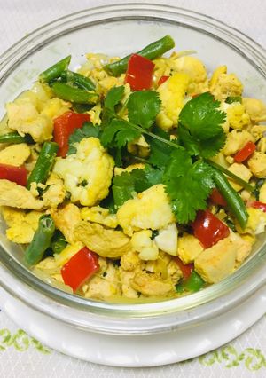 Una foto de Salteado de pollo con coliflor!