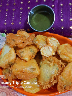आलू के पकौड़े (Aloo ke Pakode recipe in hindi) रेसिपी मुख्य फोटो