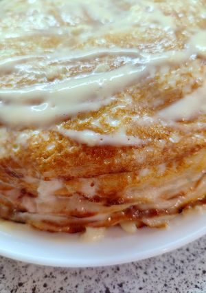 Фото Закусочный торт из кабачковых блинчиков.