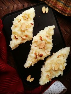 সুজির বরফি (soojir barfi recipe in Bengali) রেসিপির প্রধান ছবি