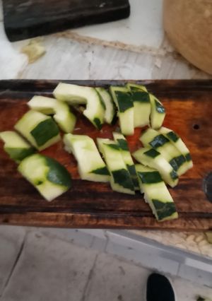 Una foto de Pastas con pepino y pollo ahumado a la bbq