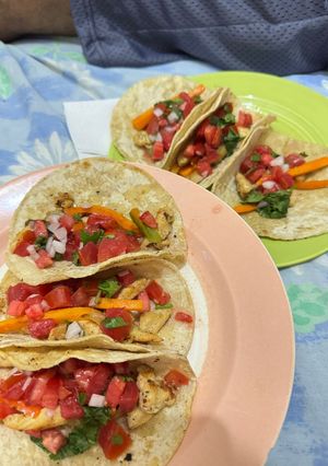 Una foto de Tacos de Pollo con Verdura