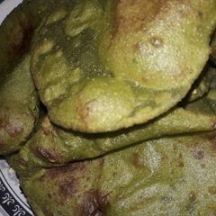 A picture of Methi puri.