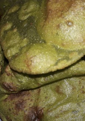 A picture of Methi puri.
