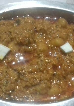 A picture of Chole paneer.
