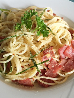 Foto resep Pasta Aglio Olio with Smoked Beef & Keffir Lime Leaves