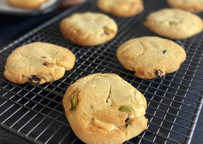 Recipe of Favorite White Chocolate, Salted Pistachio &amp; Cranberry Cookie-Cakes. 🍪♥️🧁(egg free)