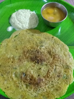 கோதுமை மாவு தோசை (Kothumai maavu dosai recipe in tamil) செய்முறை முக்கிய புகைப்படம்