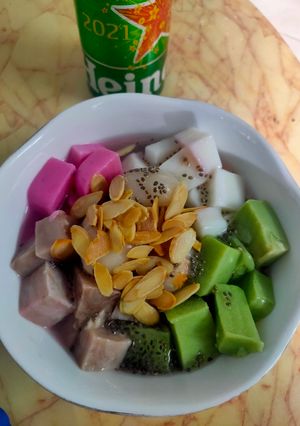 Hình của món Chè khúc bạch.