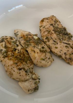 Una foto de Pollo al vino blanco