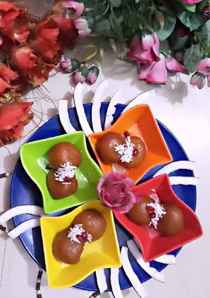 A picture of Gulab jamun.