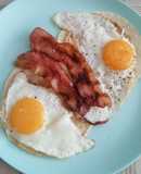 Huevos estrellados con tocino 🍳🥓