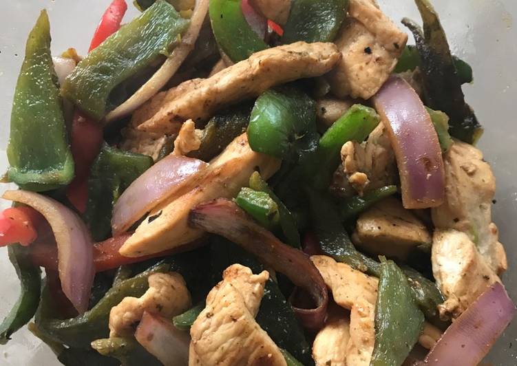 Fajitas de pollo con rajas de chile Poblano Receta de Iris reyes