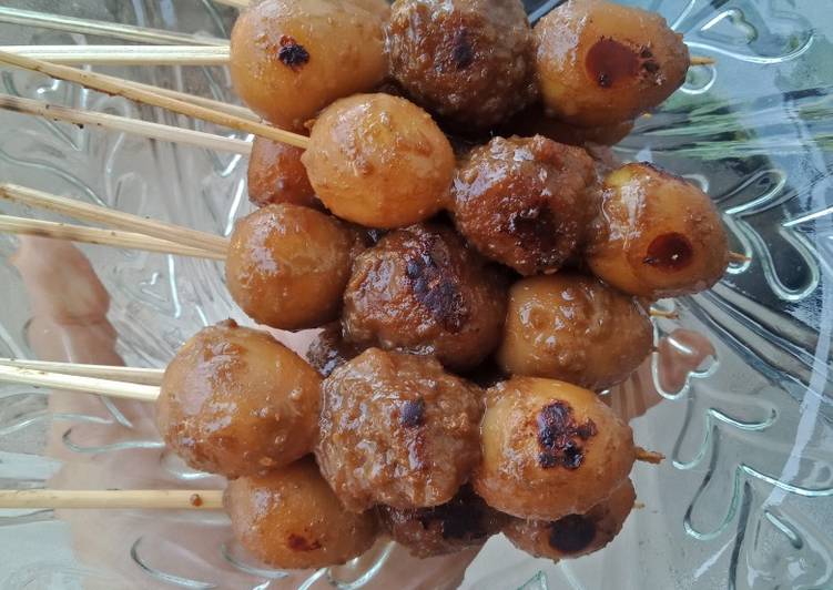 Sate telur puyuh+Bakso Bumbu Bacem