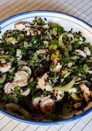 Foto di Riso nero con mazzancolle e verdure