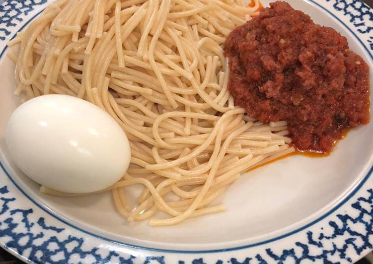 Paste and minced meat sauce