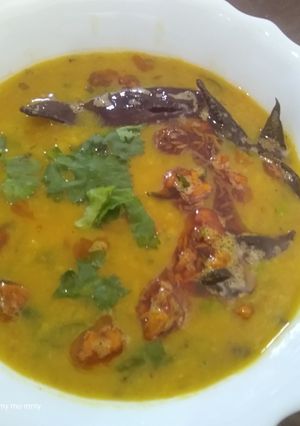 दाल तडका (dal tadka recipe in marathi) रेसिपी चे मुख्य फोटो 