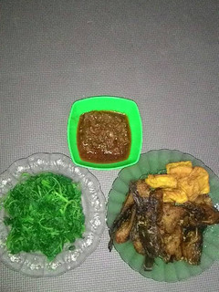 Foto resep Lele goreng,tahu goreng,bayam rebus,sambel goreng maknyuss