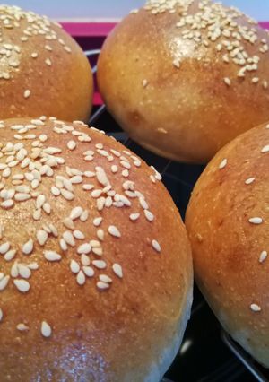 Una foto de Pan de hamburguesa con masa madre