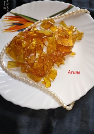 शुगर कैरेमल (sugar caramel recipe in Hindi) रेसिपी मुख्य फोटो