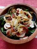 Ensalada de berros, champiñones y tocino (TBC)