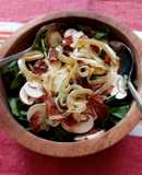Ensalada de berros, champiñones y tocino (TBC)