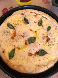 Una foto de Pizza napolitana 🍅 🇮🇹