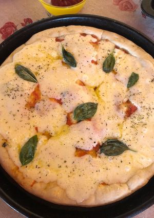 Una foto de Pizza napolitana 🍅 🇮🇹