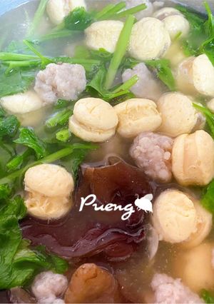 รูปของ ต้มจืดหมูเด้งกับลูกรอกไข่ไก่🥚🥓🍀