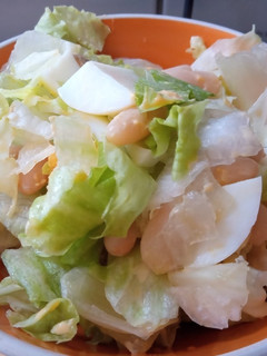 Una foto de Ensalada de porotos 😋😋
