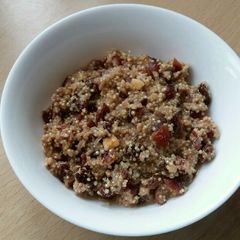 A picture of Vickys Quinoa & Dried Fruit Porridge, GF DF EF SF NF.