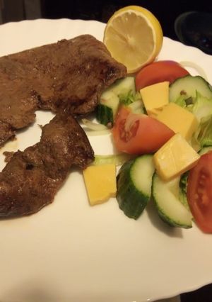 A picture of Quick salad& fried liver.