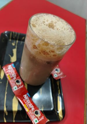कैफे स्टाइल कोल्ड कॉफ़ी रेसिपी मुख्य फोटो