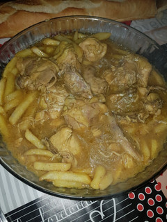 Una foto de Pollo en salsa