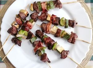 Una foto de Brochetas a la plancha
