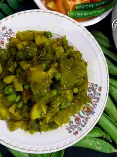 मटर के छिलके की सब्जी (matar ke chilke ki sabzi recipe in Hindi) रेसिपी मुख्य फोटो