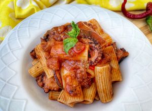 Foto di Pasta con sugo di polpo e melanzane