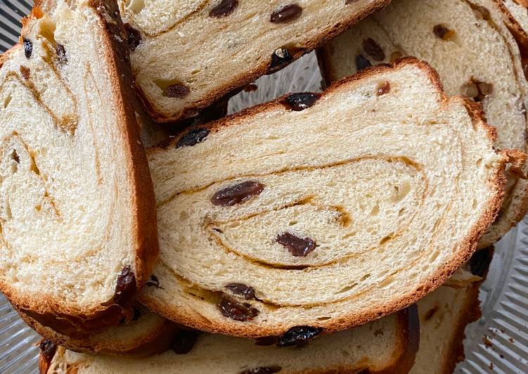 Simple Way to Prepare Speedy Homemade Cinnamon Raisin Bread