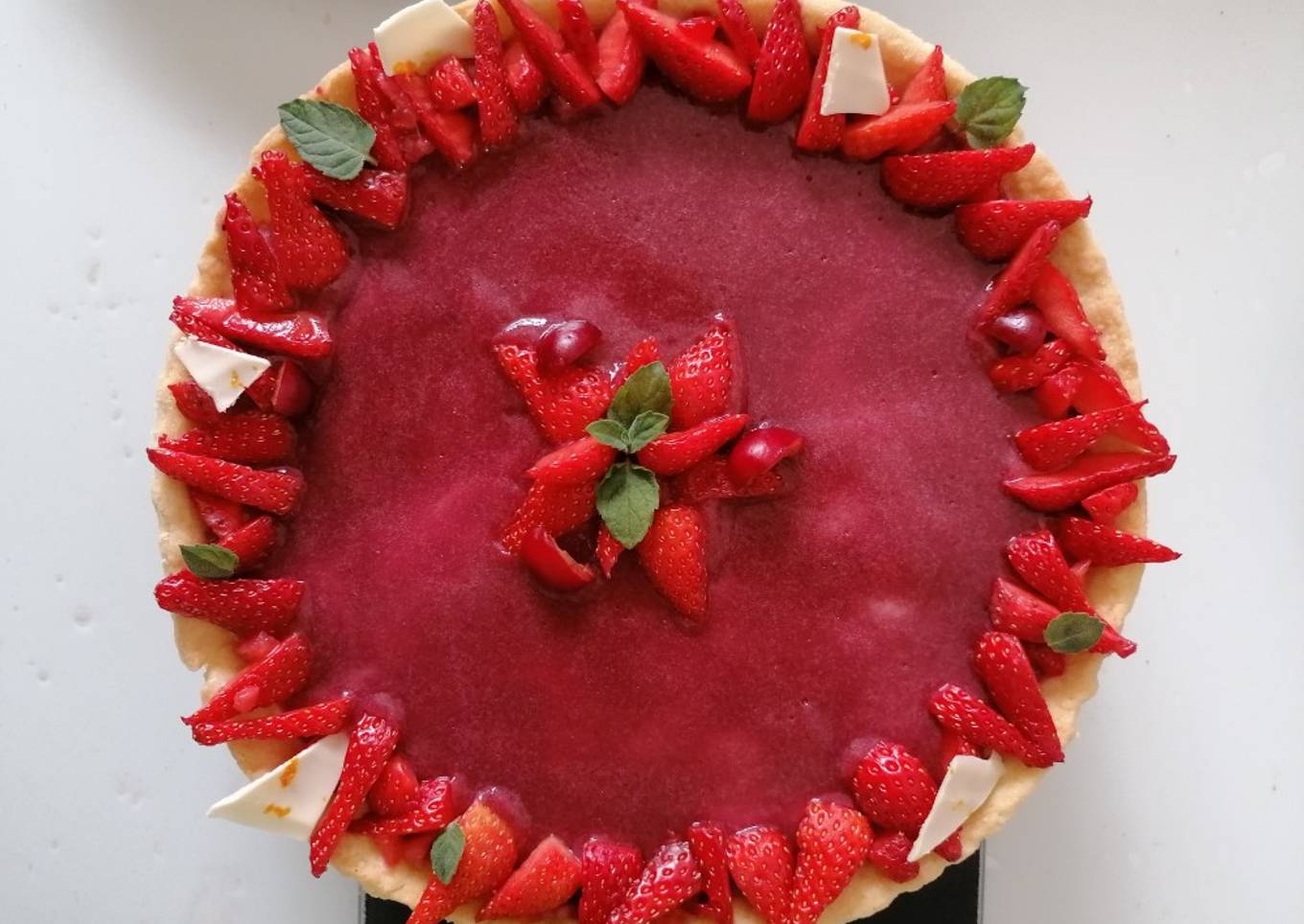 Tarte aux fraises et cerises