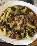 Tumis daging sapi dengan brokoli dan saus tiram (chinese style food)